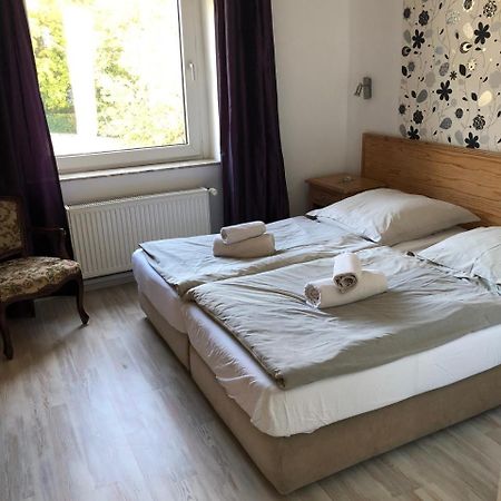 Fettehenne Gaestehaus Erkrath Buitenkant foto