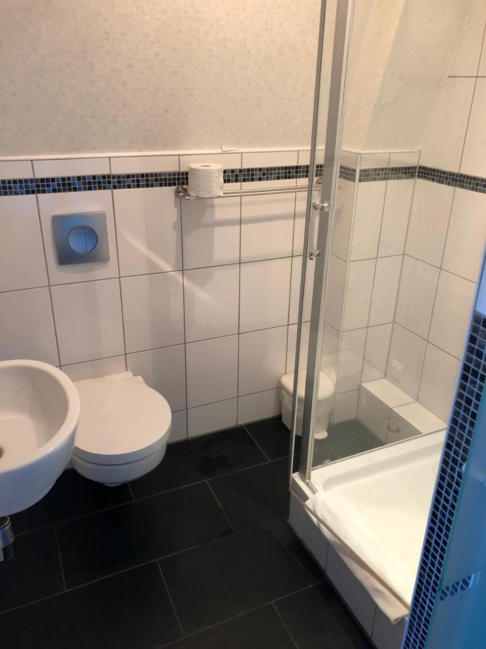 Fettehenne Gaestehaus Erkrath Buitenkant foto