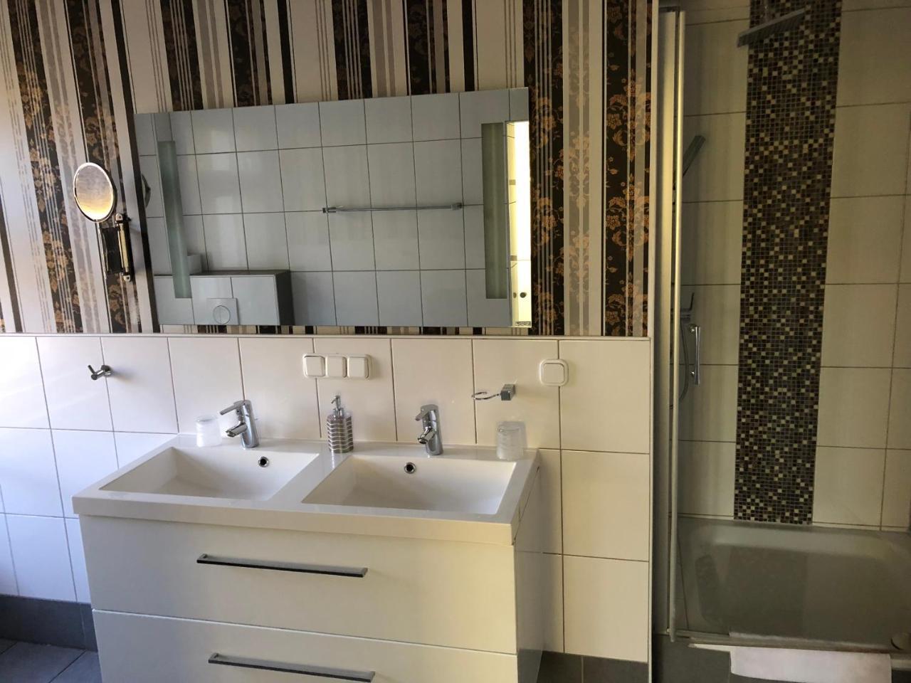 Fettehenne Gaestehaus Erkrath Buitenkant foto